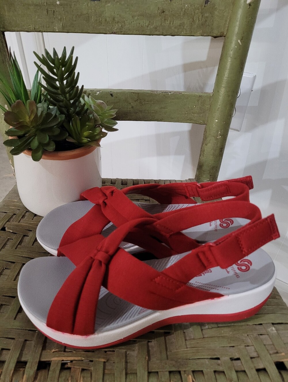 Clark's Arla Belle Cloud Stepper Red Knotted Slingback Sandals Sz 9W New In Box - Picture 2 of 8